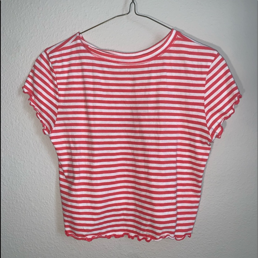 Crop top! - Picture 2 of 3